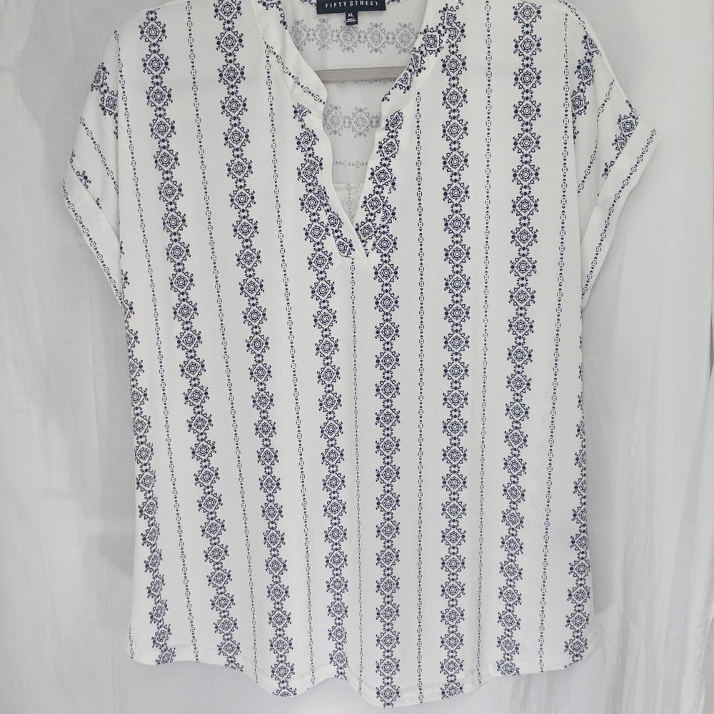 Fifth Sun White and Navy Printed Split-Neck Blouse